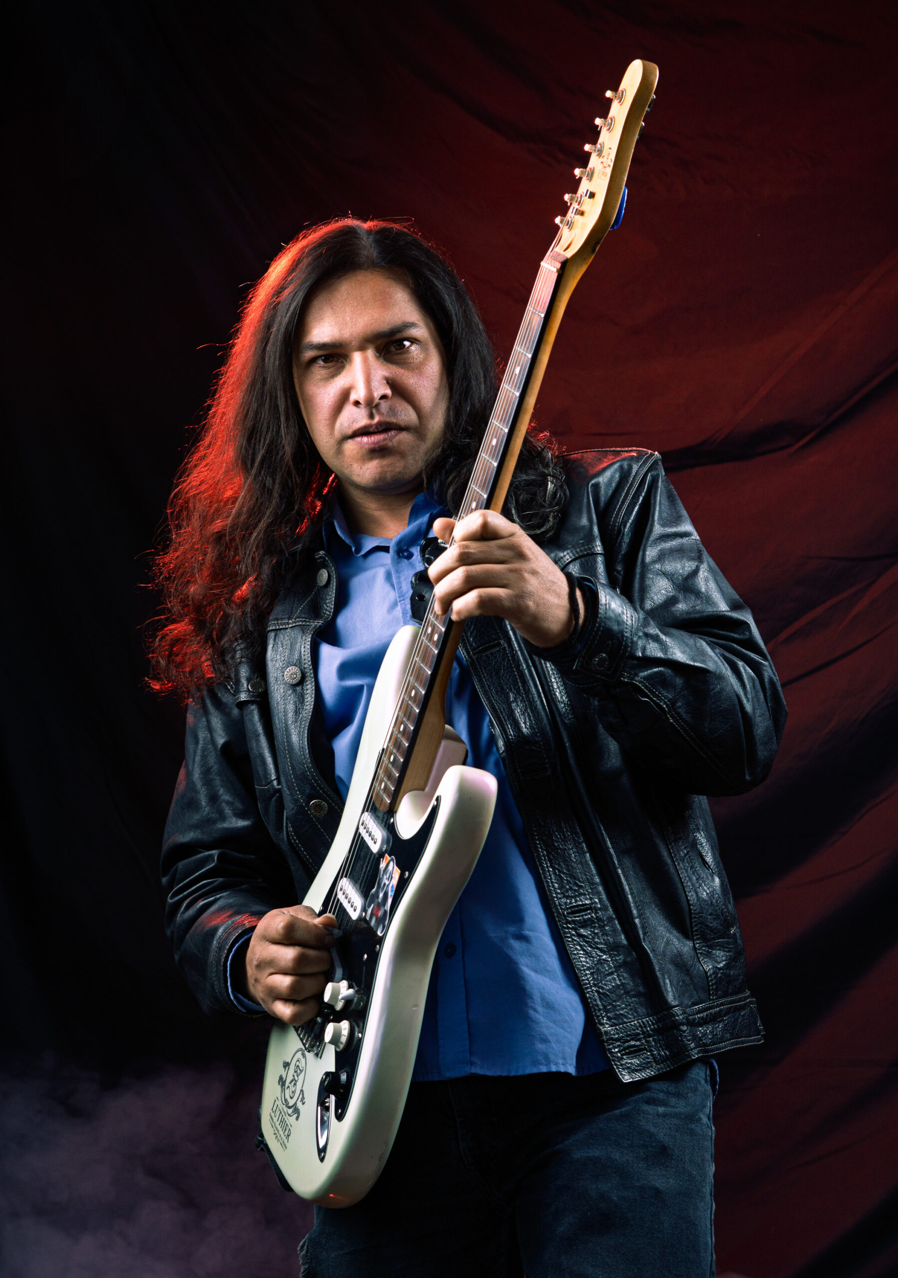 Retrato a guitarrista, músico y compositor colombiano.